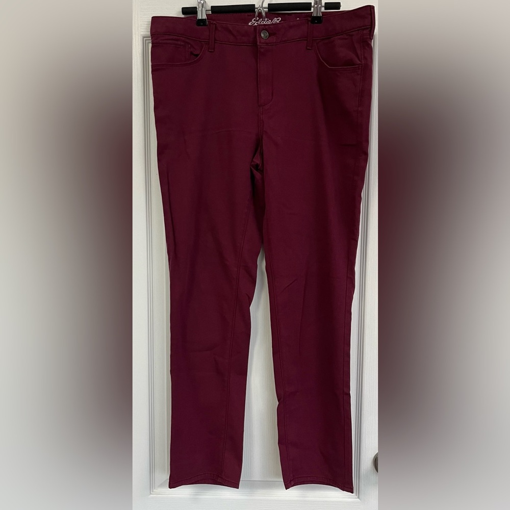 Eddie Bauer Slightly Curvy Slim Straight Leg Women's Burgundy Jeans Size 16